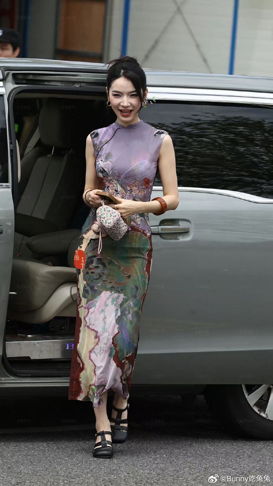 代斯旗袍身材张月队完颜团代斯这旗袍身材也太顶了，又美又飒氛围感拉满 