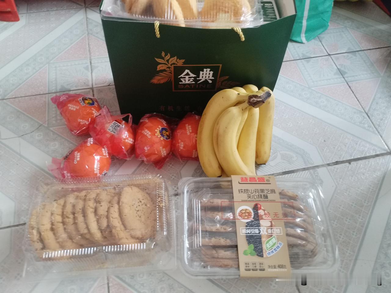 今天上午给老父亲提前过了三年忌日，不知道咋回事，两年的阴历5月都没有三十，我老父