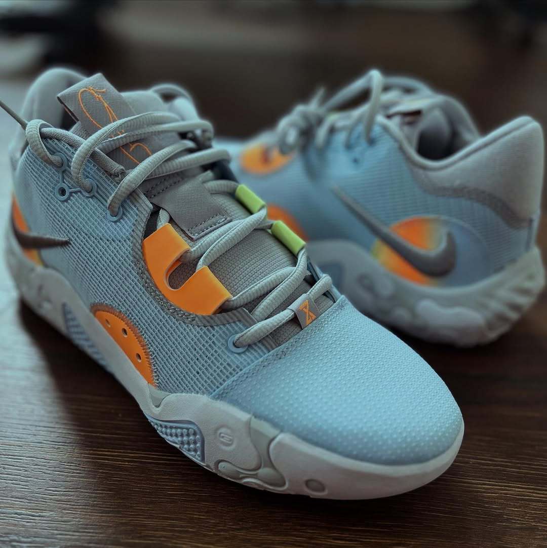 有些配色还是挺好看的[爱你]nikepg6我的观赛搭子 ​​​