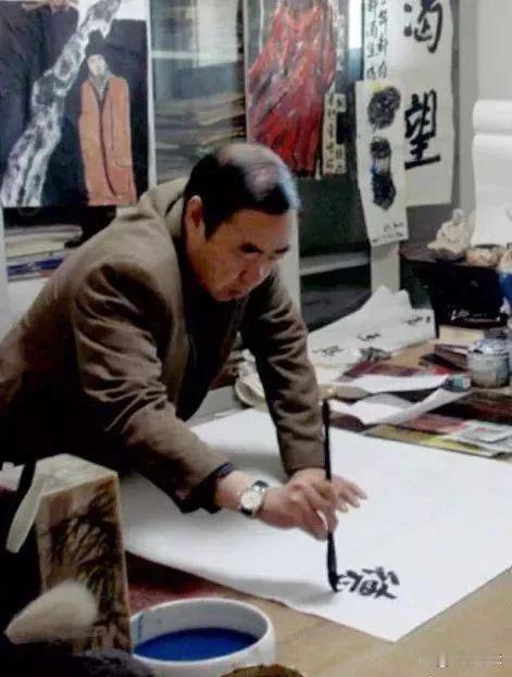 2020年10月，贾平凹的文学馆开馆，莫言为其题写了牌匾，可见两人情投意合，相互