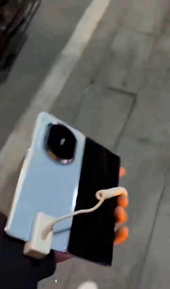 刚抢的华为Mate X7笑死我了