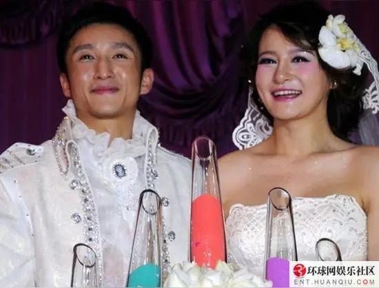 邹市明从当初满心欢喜的娶冉莹颖，如今却被他老婆把所有的身家都败完了，现在的邹市明
