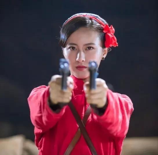 1937年，杜月笙正忙着组建“淞沪别动总队”，突然，手下的人来报，有一名女乞丐要