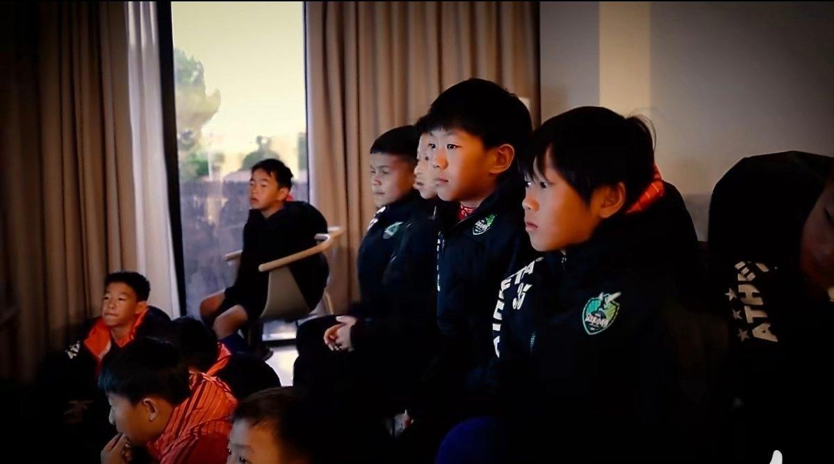 中国足球的下一场已经开场南孚聚能中国少年足球力量   中国足球小将全球能量合作伙