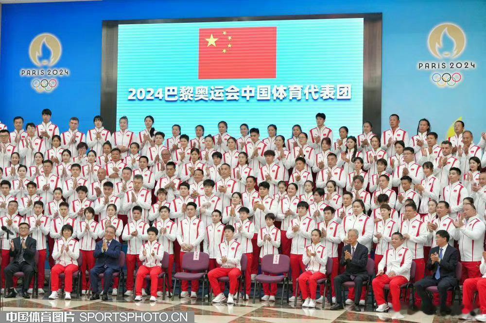 那怎么办，看有人这么不爽我只能再爽一下了我们六金王一切都是最好的安排马龙