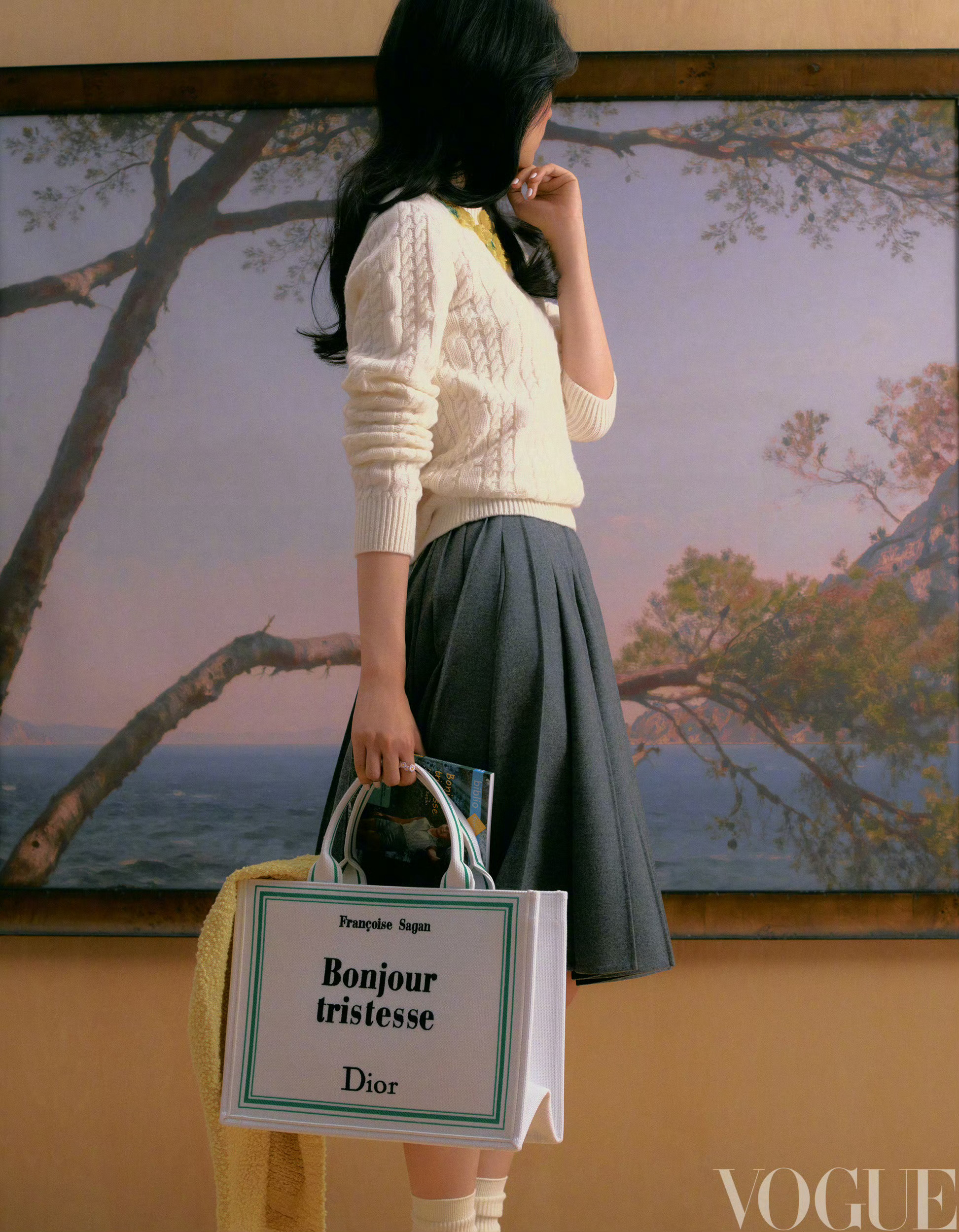 周也×VOGUE最新时尚大片也子气质和DIOR真的很配，这季新品也好美丽🖤 