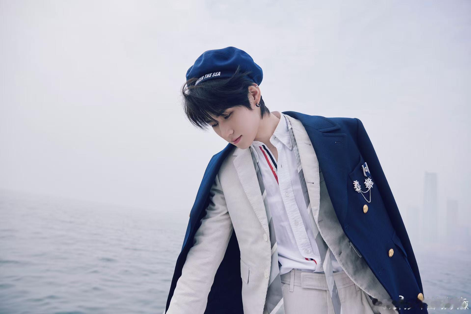 张真源跑男你知道的我从小就跟了你 一句话把情怀拉满，张真源真的很真诚，完全不像客