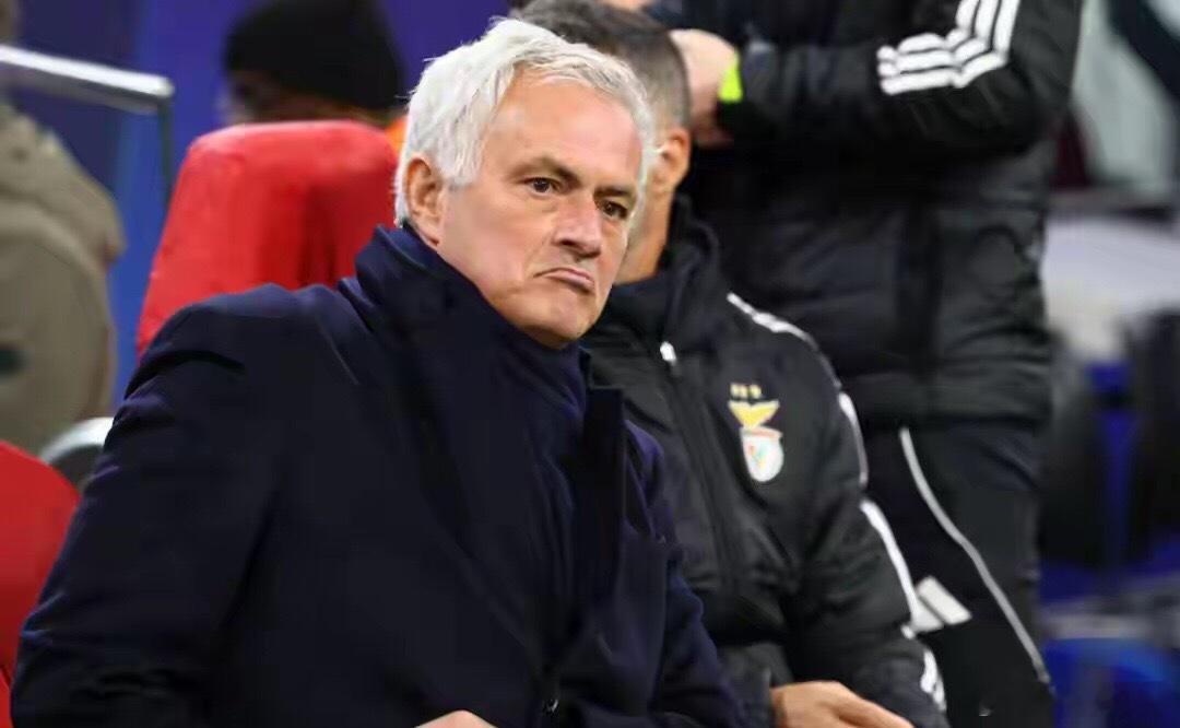 穆里尼奥神调整破局！3人换3分，普雷斯蒂安尼爆射逆转葡超第12轮赛场，穆里尼奥再