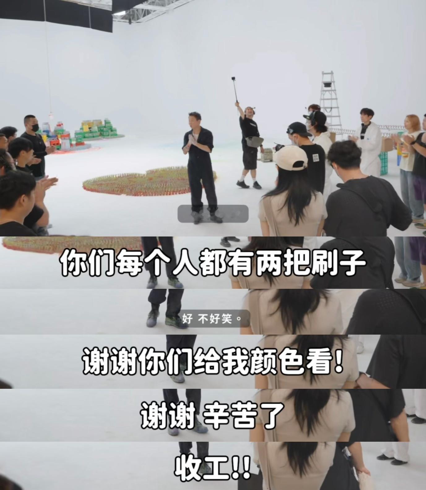 陶喆 谢谢你们给我颜色看谁还没被的冷笑话逗乐过呀！一天给9119只公仔喷完漆，他