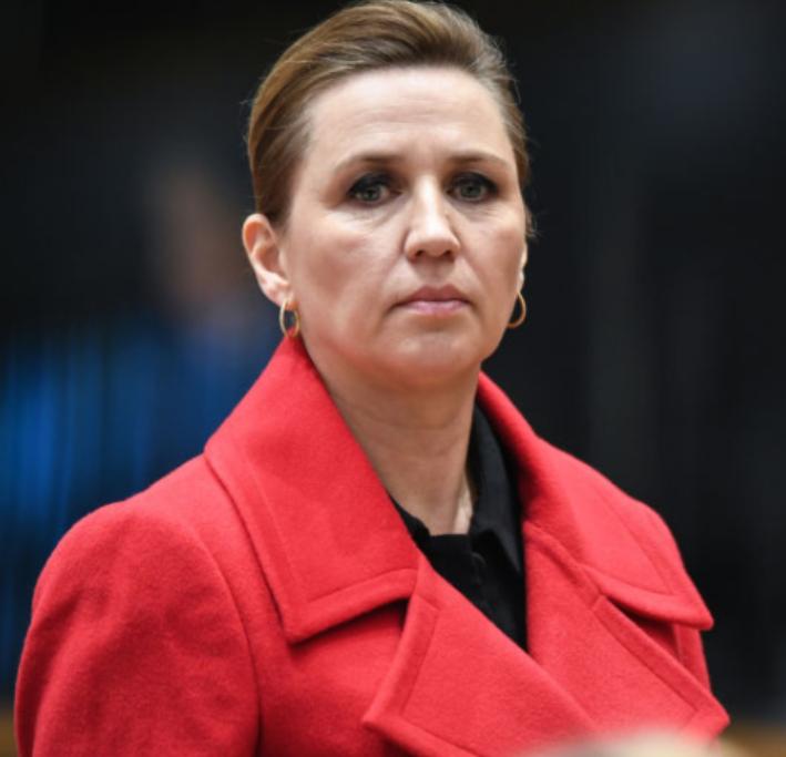 掏枪了！ 美军 C-17 直接降在格陵兰首府，丹麦毫不知情，连预警电话都没一个！