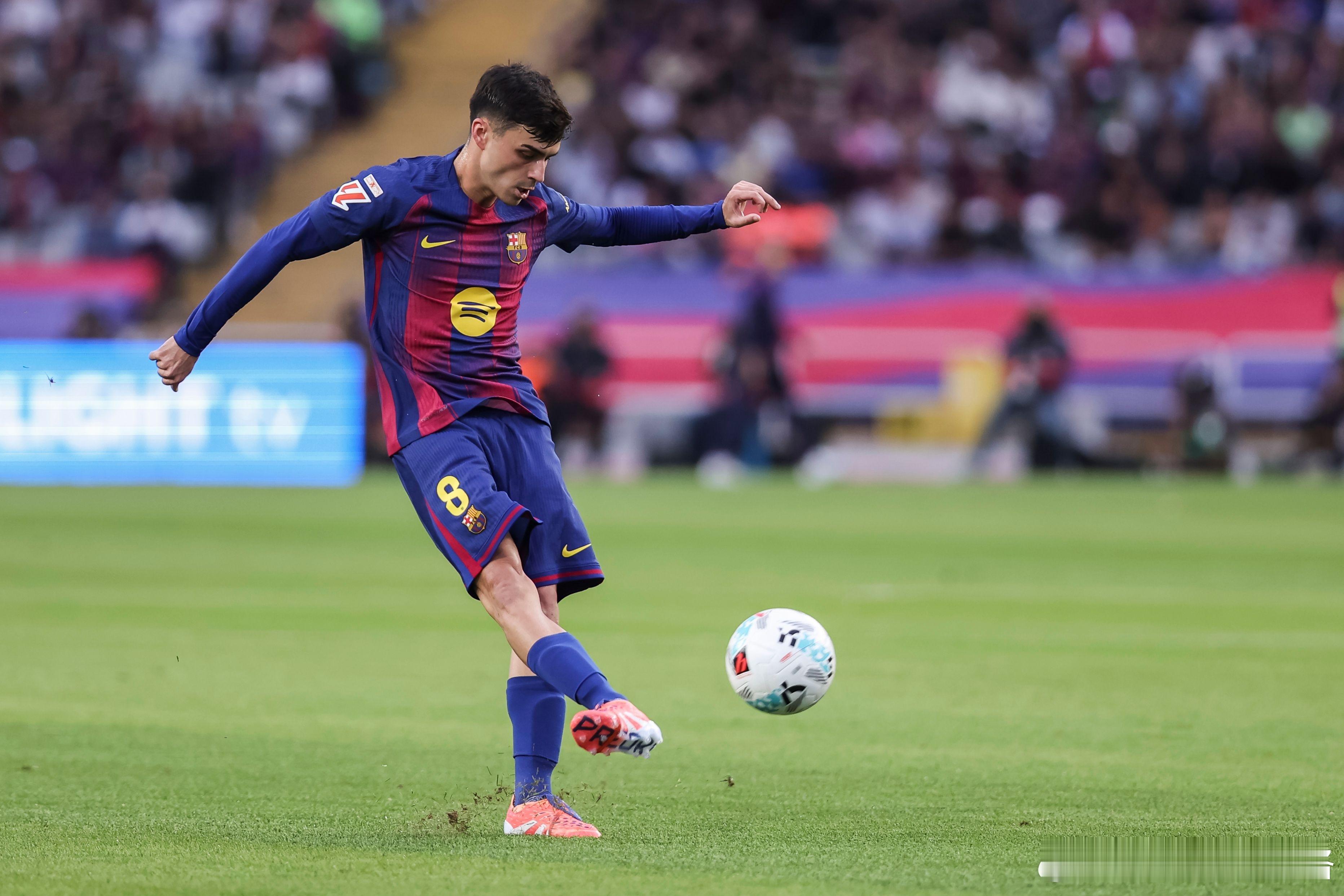 周六  西甲看法032  西班牙人 VS 巴塞罗那两队实力差距明显，西班牙人并没