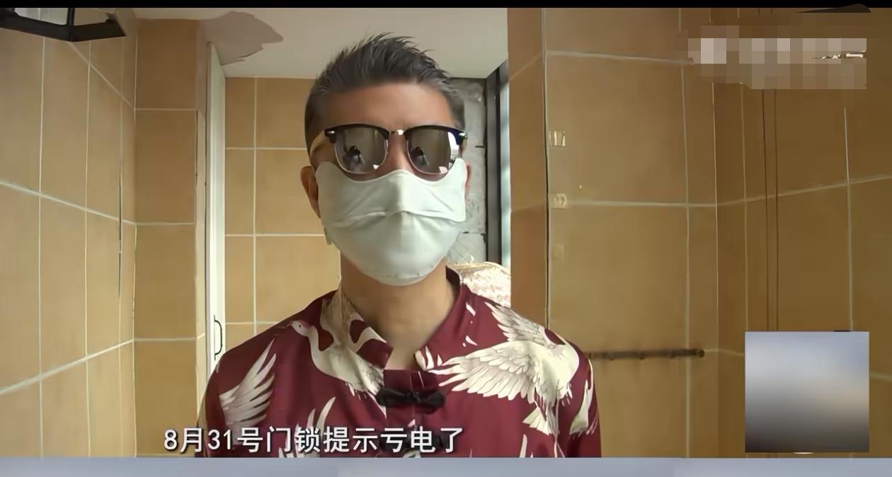 杭州的王先生最近遇上了一件糟心事。
他租的房子门锁突然没电打不开，联系不上房东，