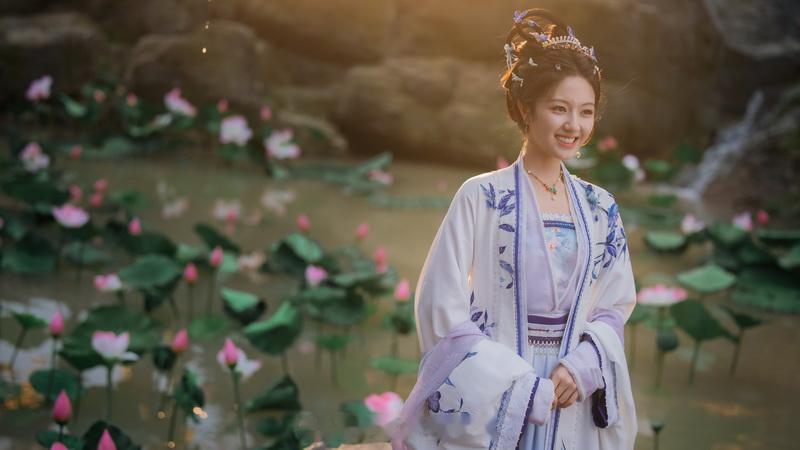 古装探案剧《女法医解密》由李兰迪、敖瑞鹏、余承恩、沈羽洁主演，将于15日起，周一