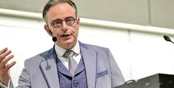 比利时首相一语道破天机，欧盟被美国“卖了”还帮着数钱？俄乌棋局要变天！


大家