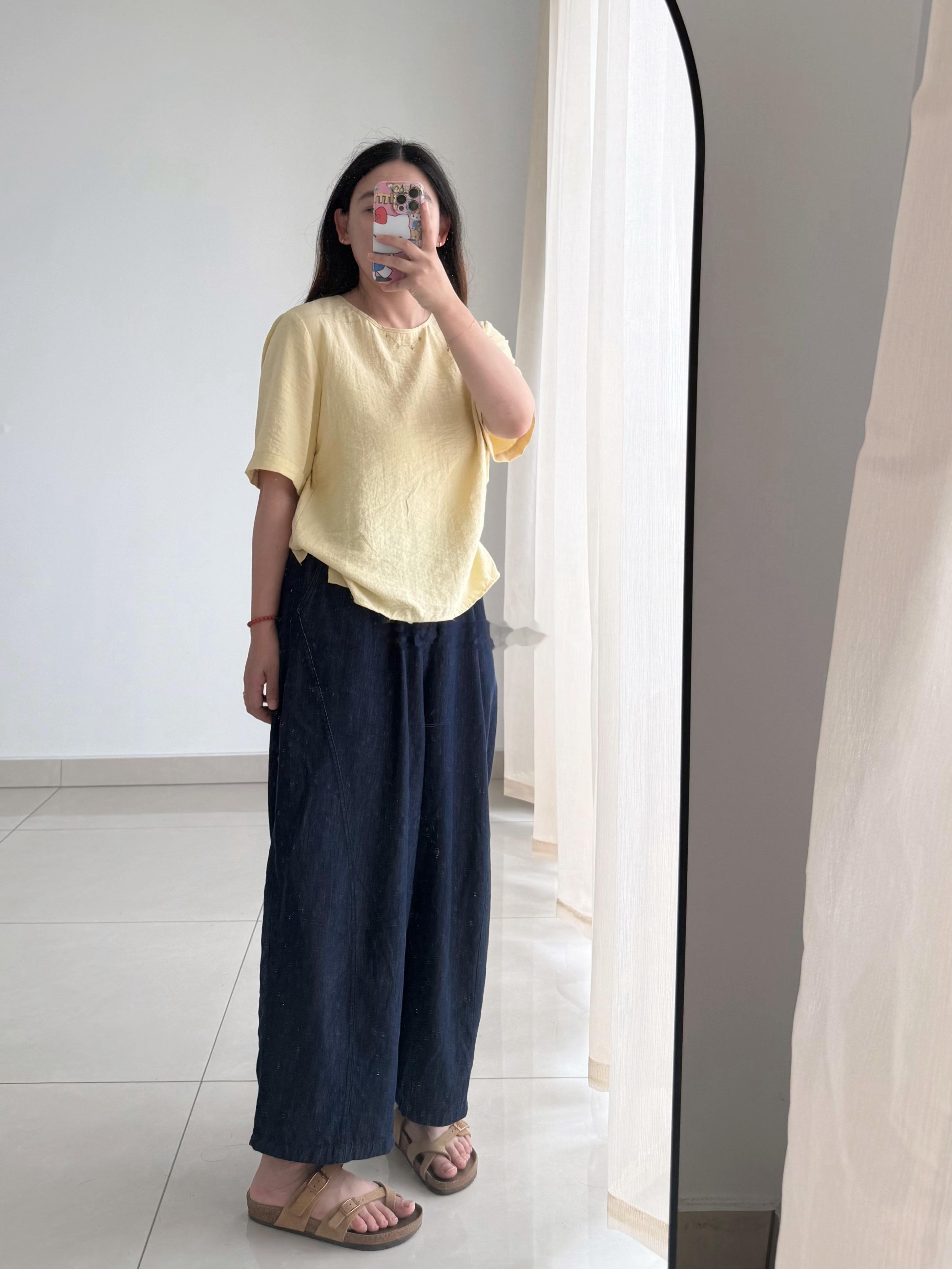 早呀，💛太热啦，干丝穿起来，最近成迷黄色系，哈哈哈～南瓜ootd夏日穿搭