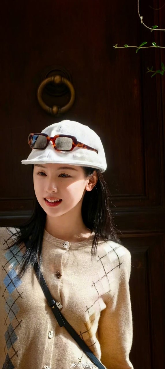 陈都灵生日明信片陈都灵软糯小甜点陈都灵就是软软糯糯的小甜点！ ​​​