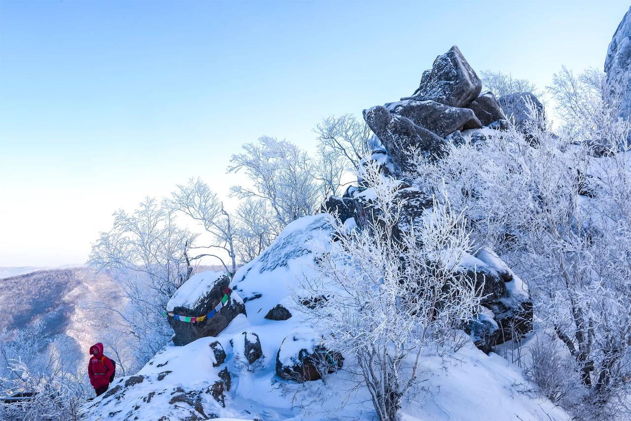 北国风光冰雪奇缘
冬日碧空 冬天北国 冬景描写 秋冬美景手摄 (秦志成)