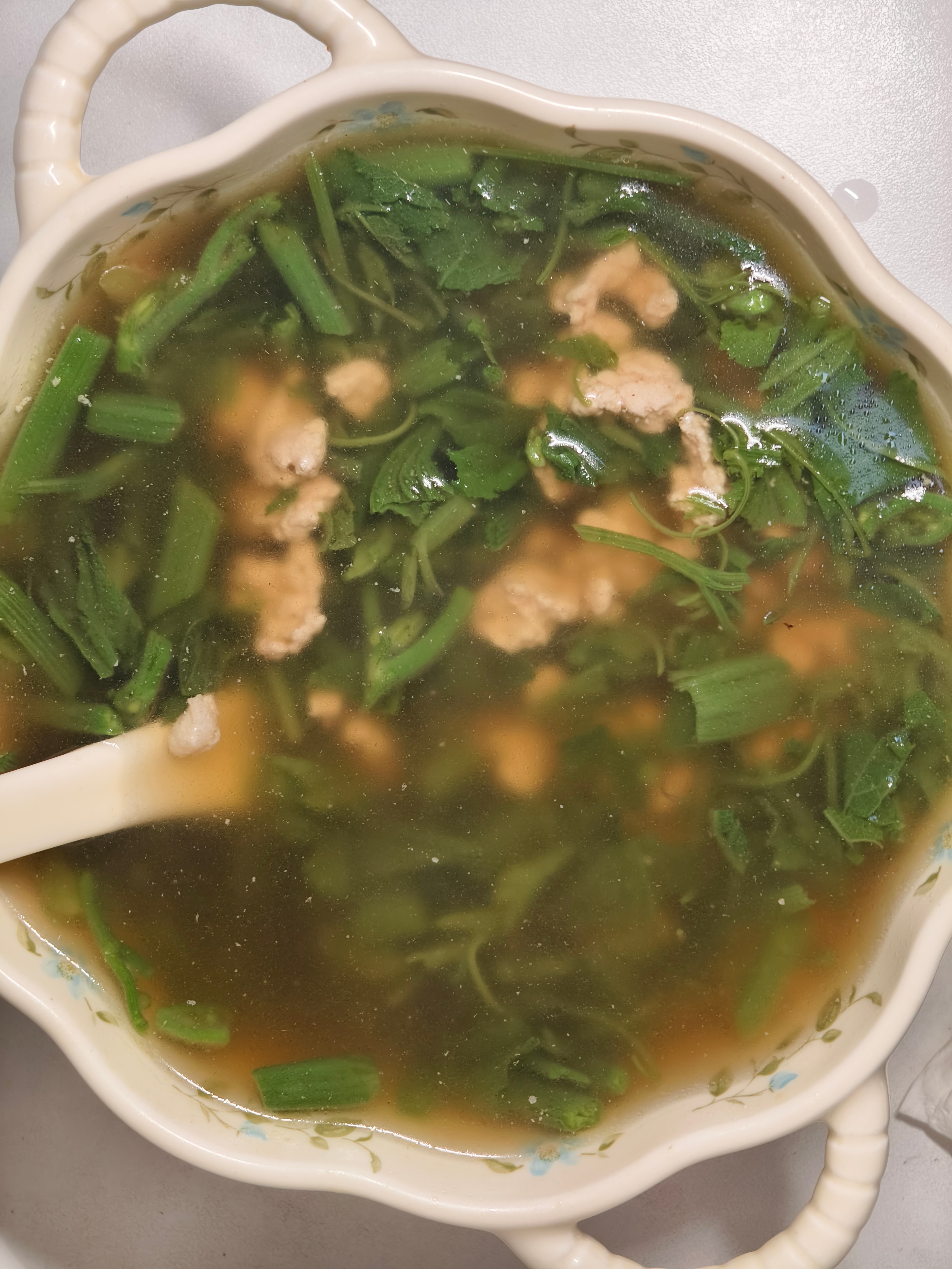 有没有人能懂南瓜藤肉末汤，感觉现在武汉好多地方都在卖南瓜藤，圈圈也买了自己动手尝