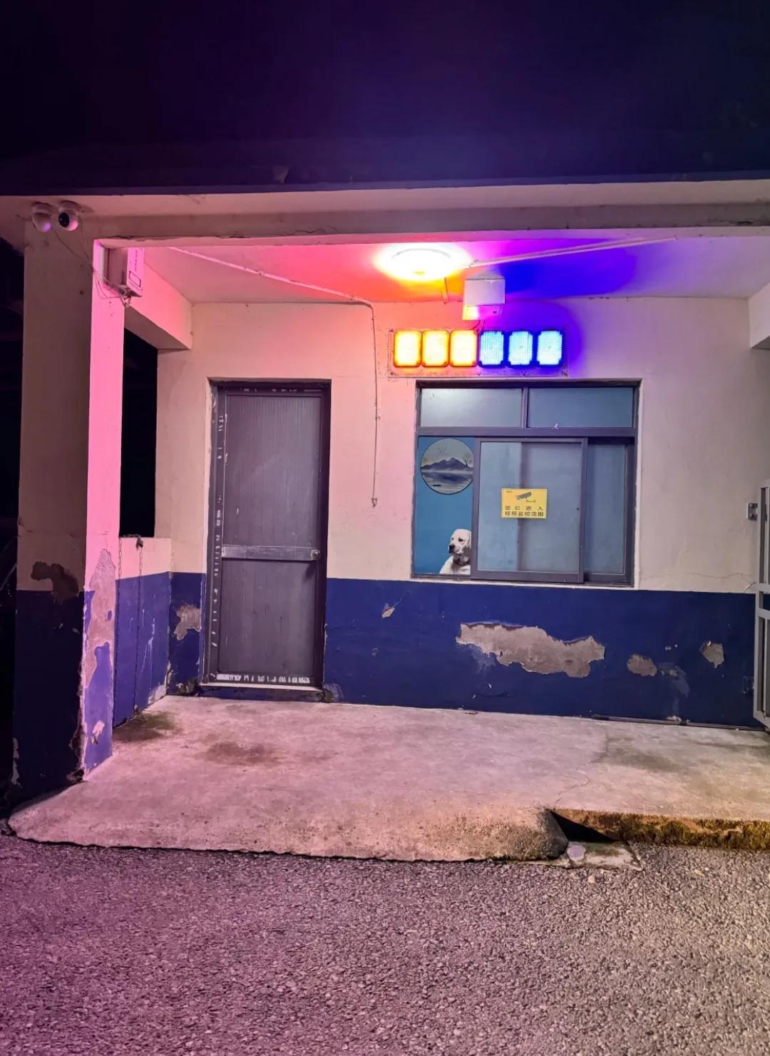 差点当成了门卫大爷，你别说还真像！[捂脸]