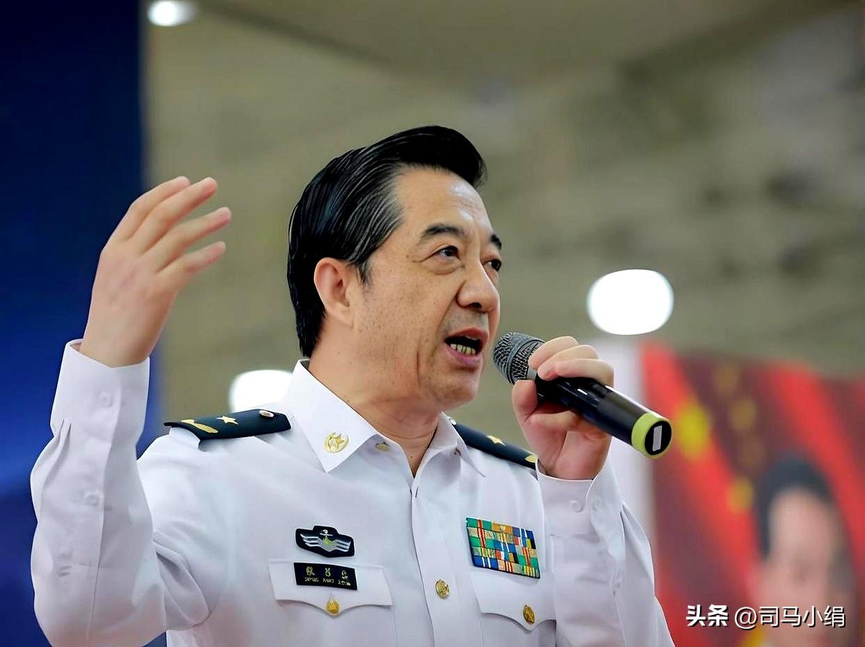 张召忠：若与美国开战，美军用战斧导弹攻击中国，中国有能力使其掉头回击美国。
张召