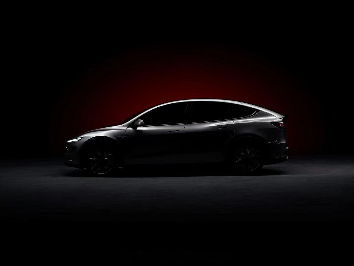 特斯拉Model Y L今年秋季亮相。加长版轴距从2890加长到3040，是个6
