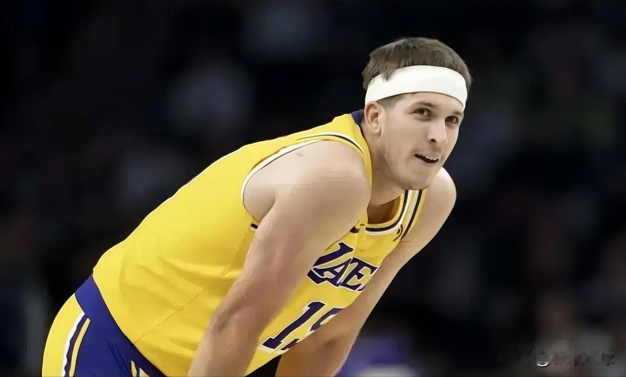 湖人新星里夫斯放下狠话：新赛季防守会好很多，每个人各司其职！

据Lakers 