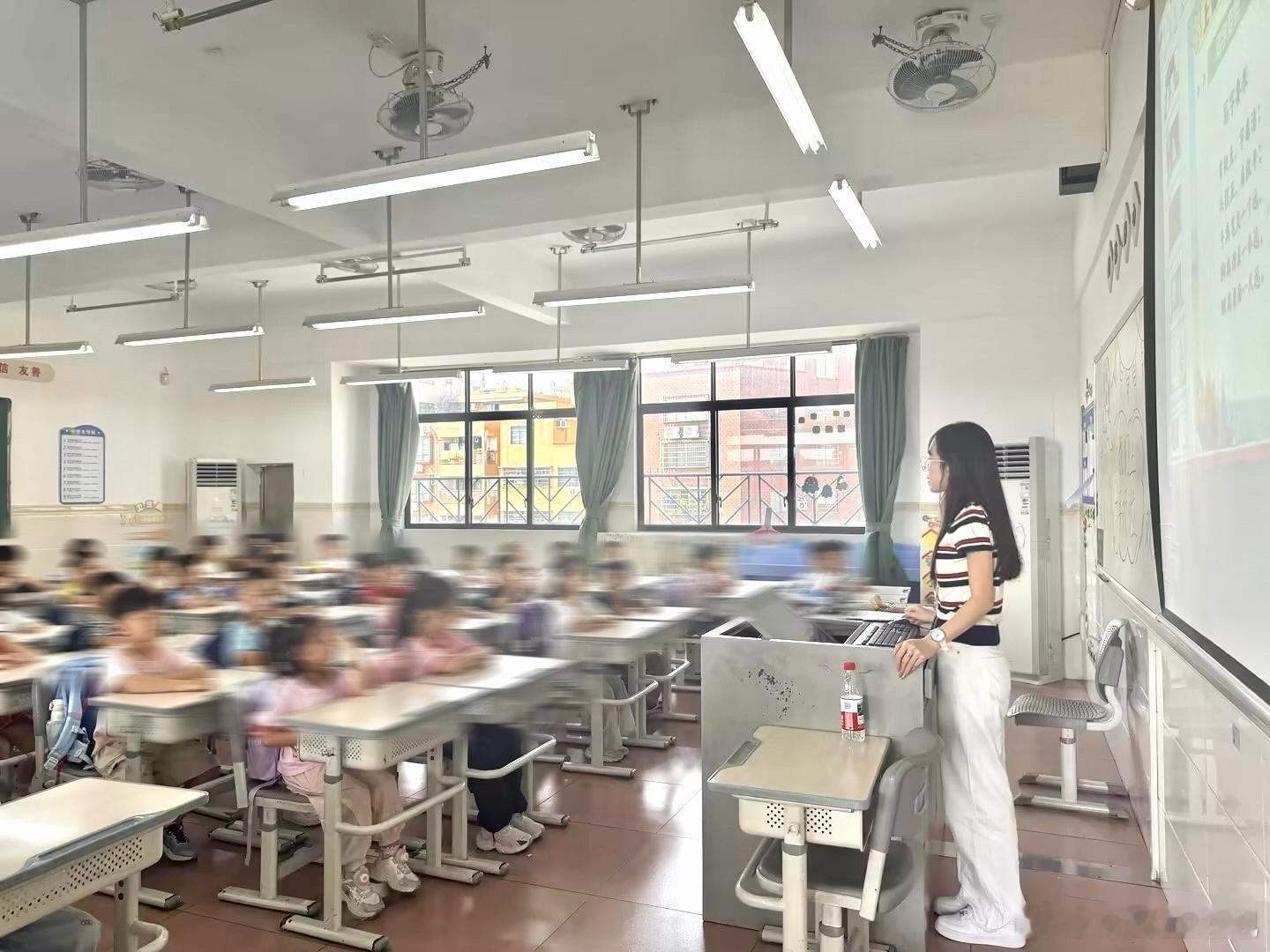 又是新学期 又是新赛道心态放平 从容应对 剩下的交给时间和耐心  ​​​