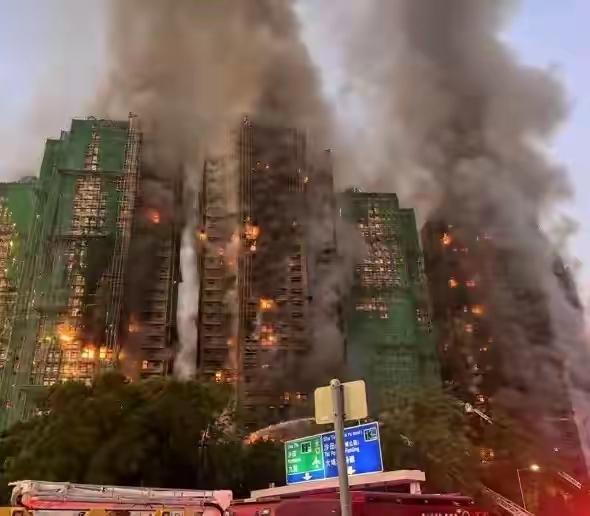 刚看到香港🔥灾新闻，
我有预感，
今晚福田口岸会爆满人，一个是从深圳下班回去的