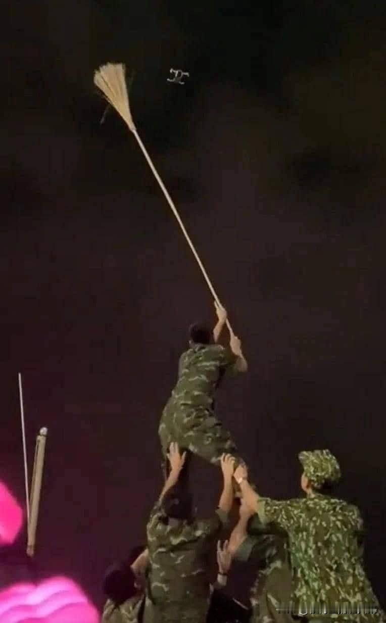 哎呀我去，不愧是波罗的海超级军事强国……这操作，我服了！

爱沙尼亚展示了其最新