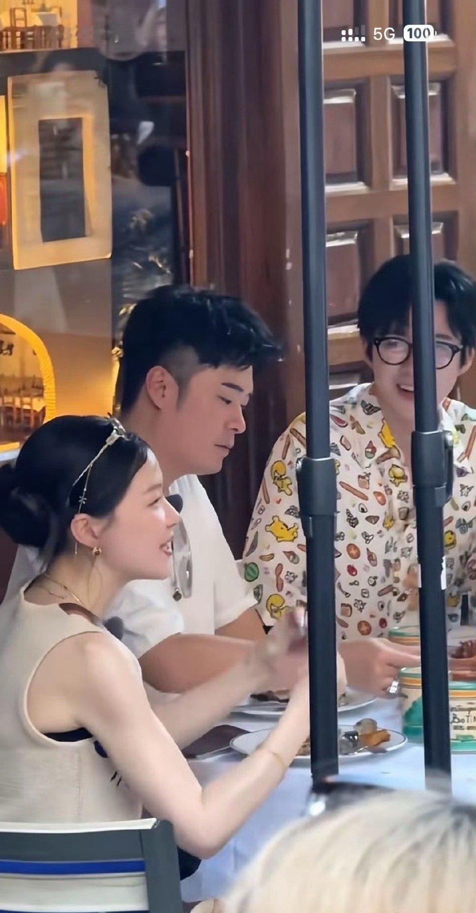 金靖：不要怀疑任何一张能能进娱乐圈的脸 ​​​