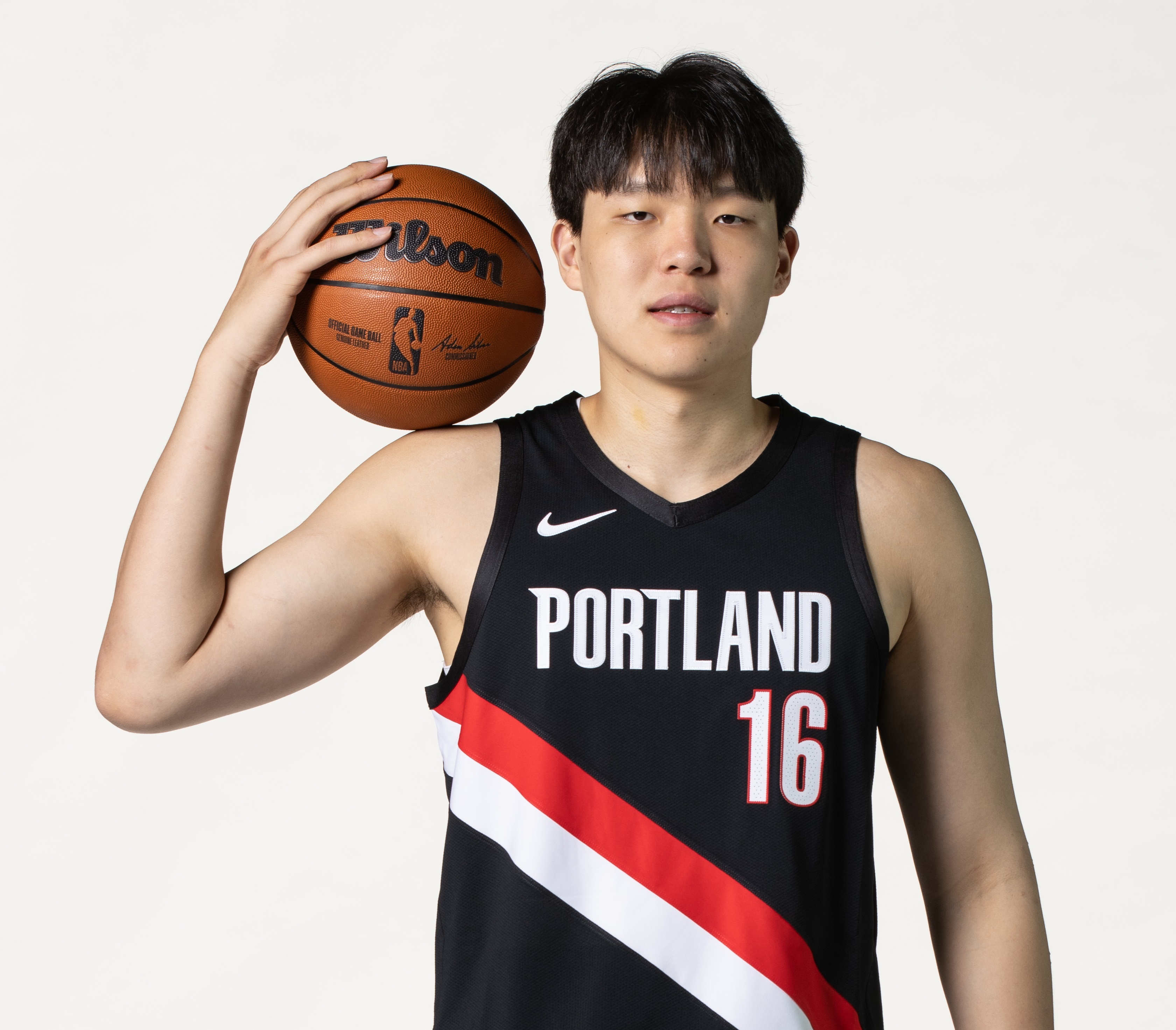 杨瀚森预计世预赛后回归开拓者，参加夏季联赛。中国男篮