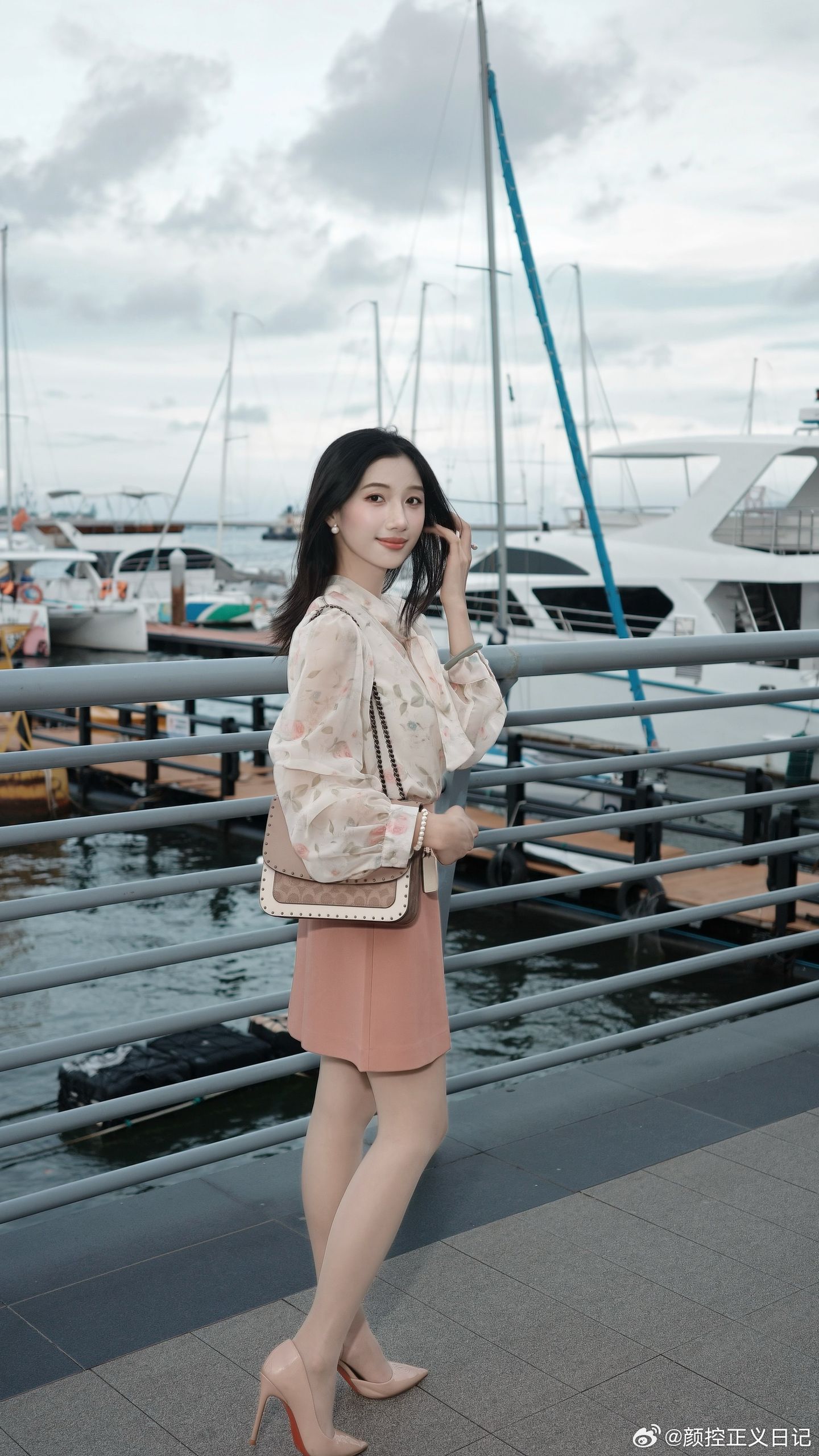 轻熟女神范儿 气质熟妇美女