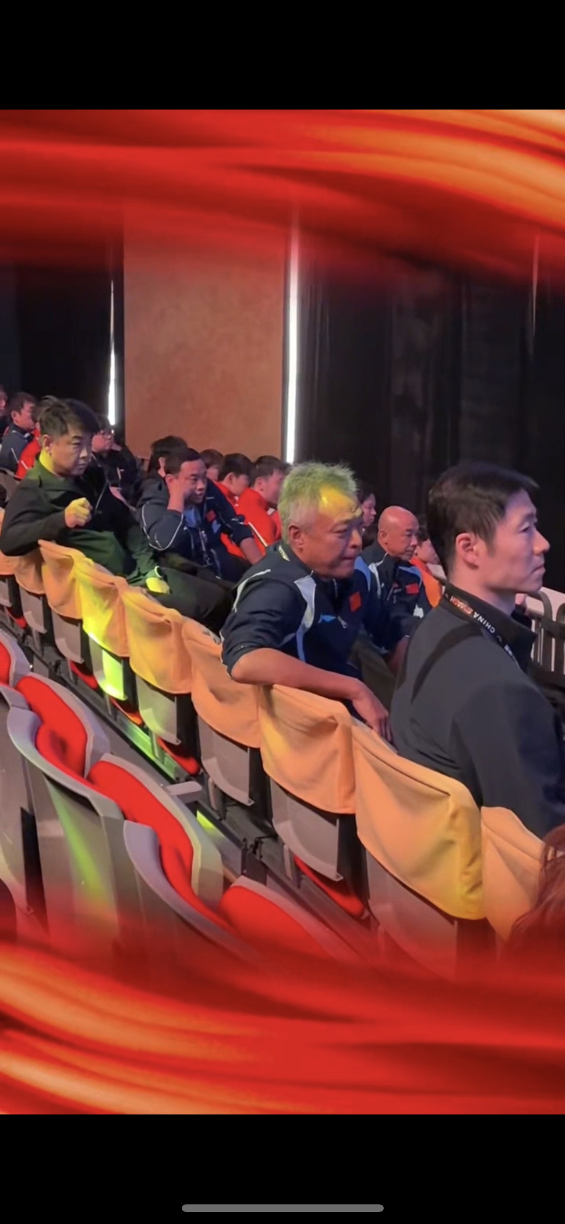国乒教练组沉默了国乒教练组观战周启豪松岛辉空国乒教练组观战周启豪松岛辉空，沉默了