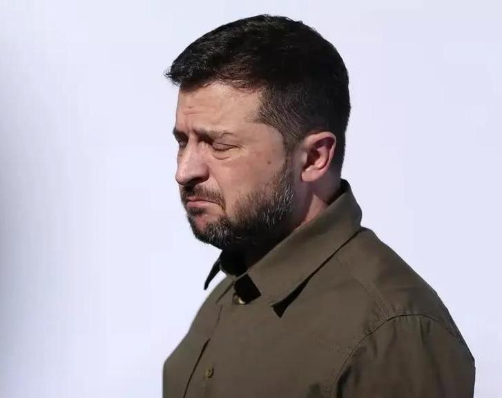 如果特朗普把北约组织搞散了，最高兴的当属俄罗斯，没有了北约，没有了美国的保护，东