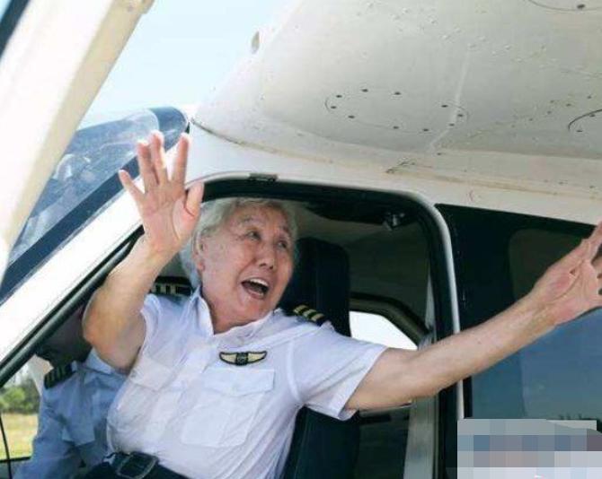 硬核奶奶不忘初心，82岁重返蓝天！
2019年5月28号，82岁的苗晓红又驾驶飞