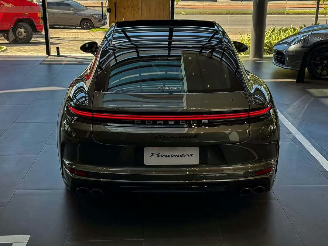 保时捷 Panamera 4S E-Hybrid 🩶