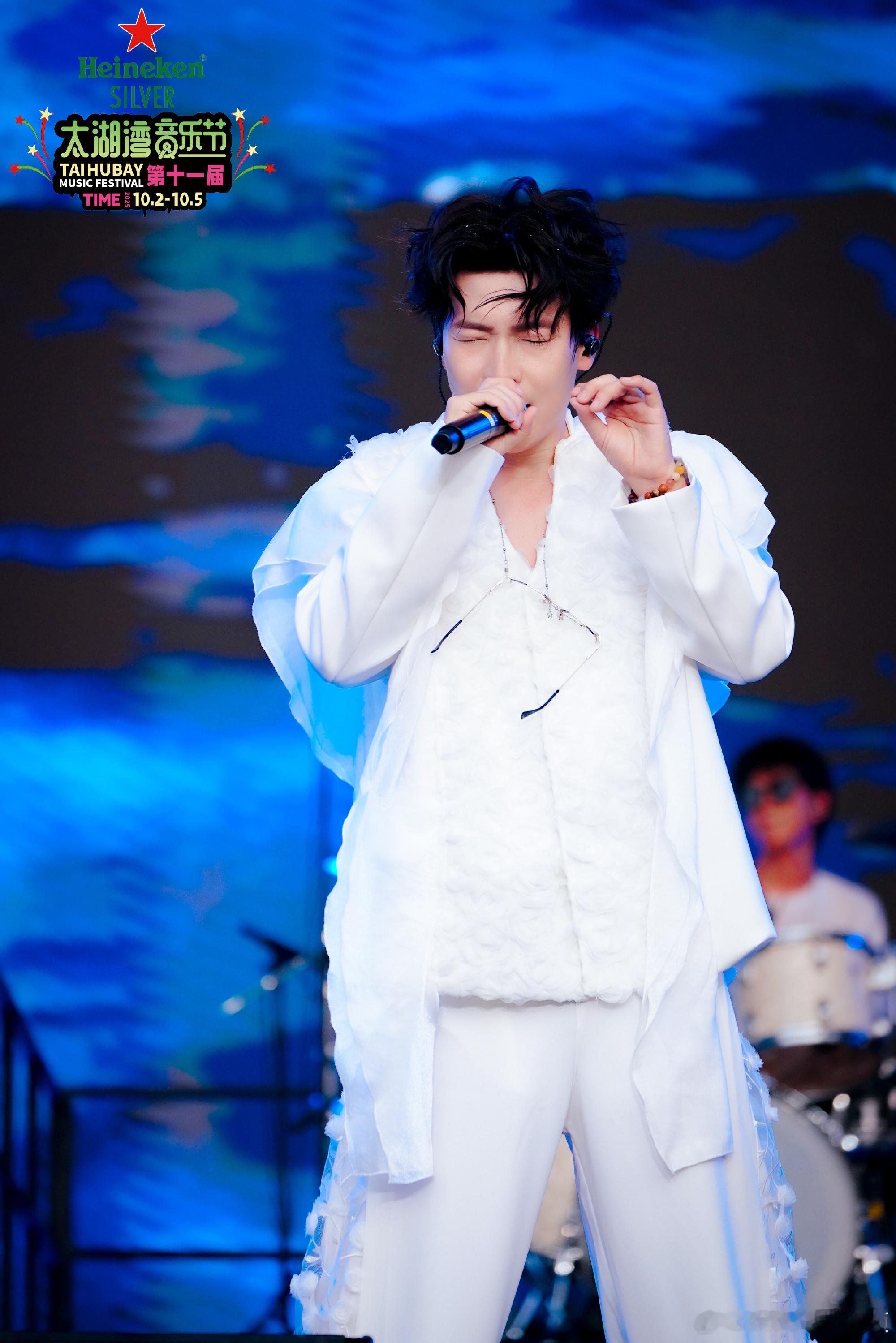 王啸坤believer高音披荆斩棘 敢于突破舒适区，王啸坤演绎Believer，