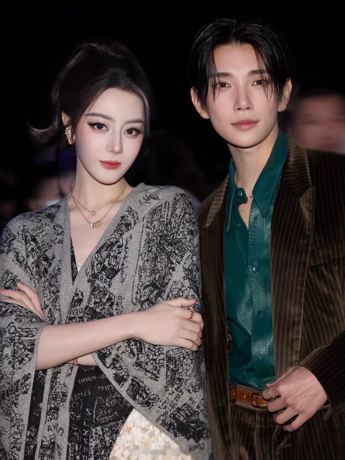 这权威合照洪知秀发了迪丽热巴合照迪丽热巴洪知秀自拍合照 ​​​