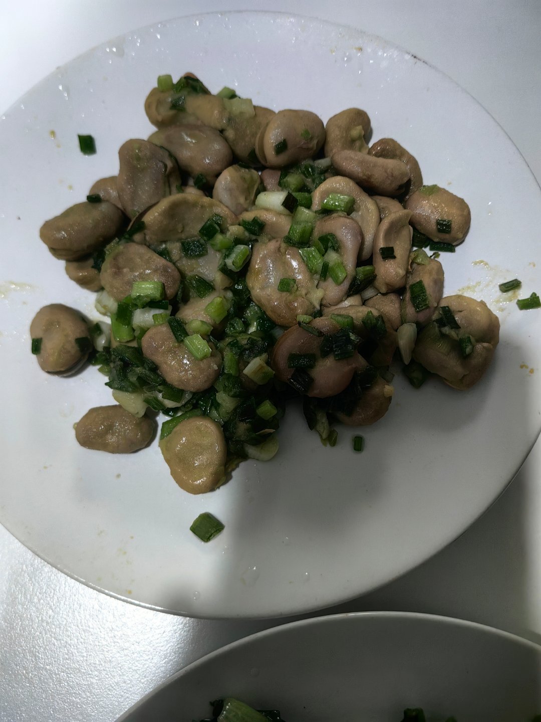 昨天蒸了两碗三姨太，也就是咸烧白，江浙称为梅菜扣肉。三姨太这个菜名是旧社会传下来