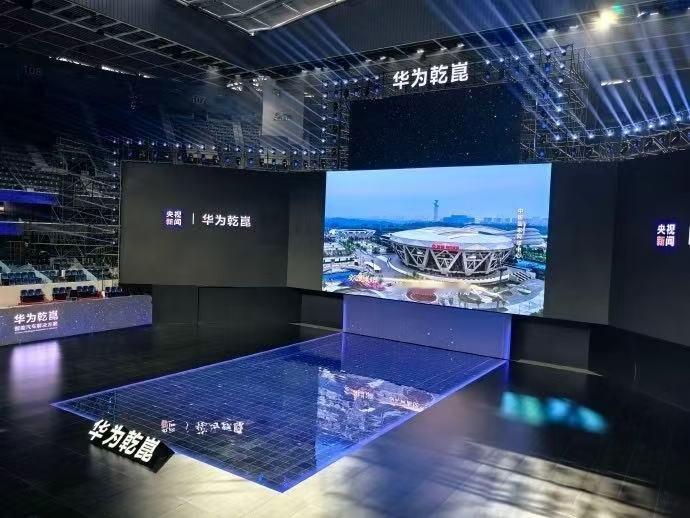 华为乾崑花180亿研究如何开得更好华为乾崑用真投入换真技术180亿硬核投入，全栈