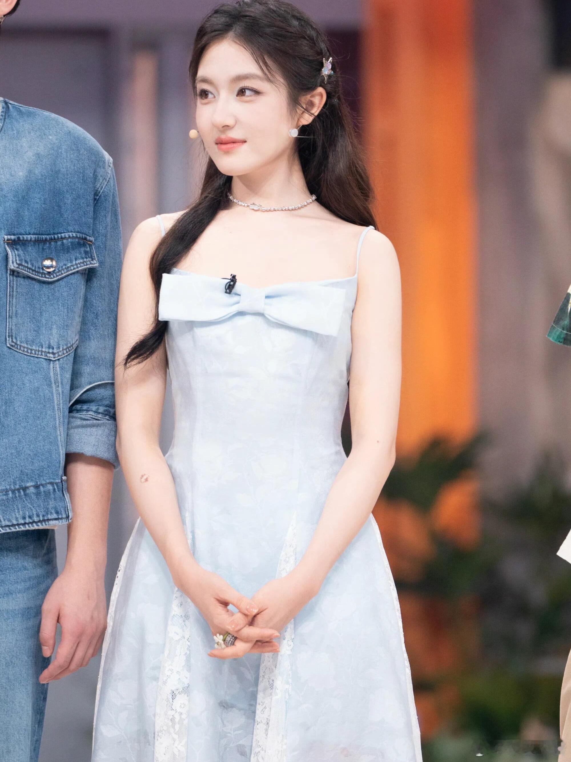 李兰迪蝴蝶结蓝裙李兰迪 清新甜美的少女感！！ 