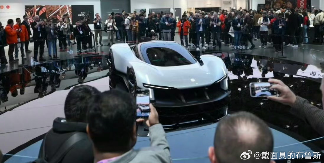 小米VGT让世界看见中国设计 小米Vision GT在MWC真的太出圈了，路过的