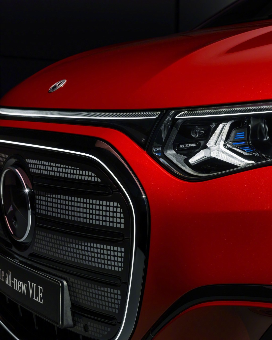 奔驰VLE正式发布，出了三个版本。车长5309mm，轴距3342mm，800V架