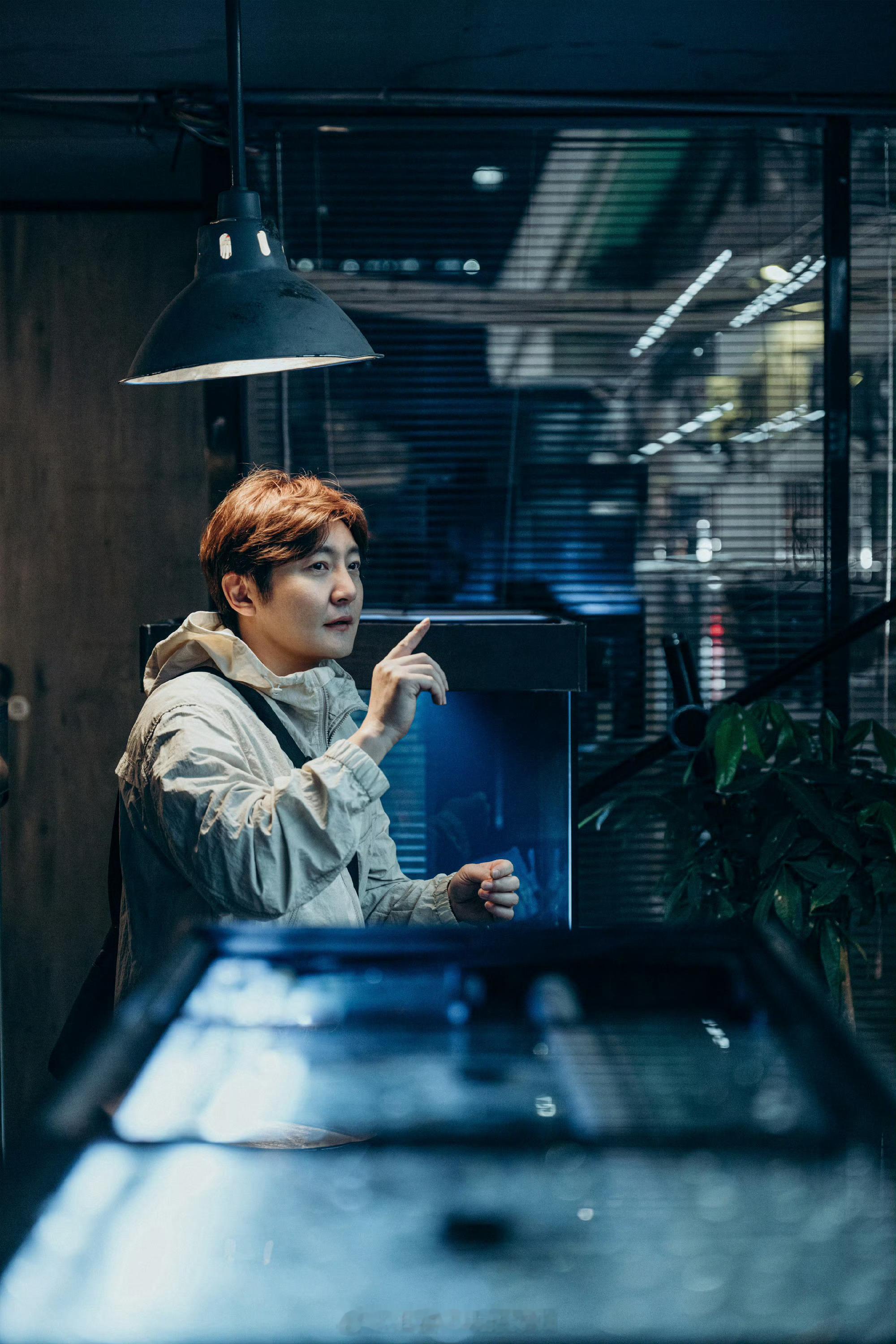 郭京飞离成功只差半只脚地球超新鲜天道好轮回！郭京飞在线点评杨超越只差一脚就能获胜