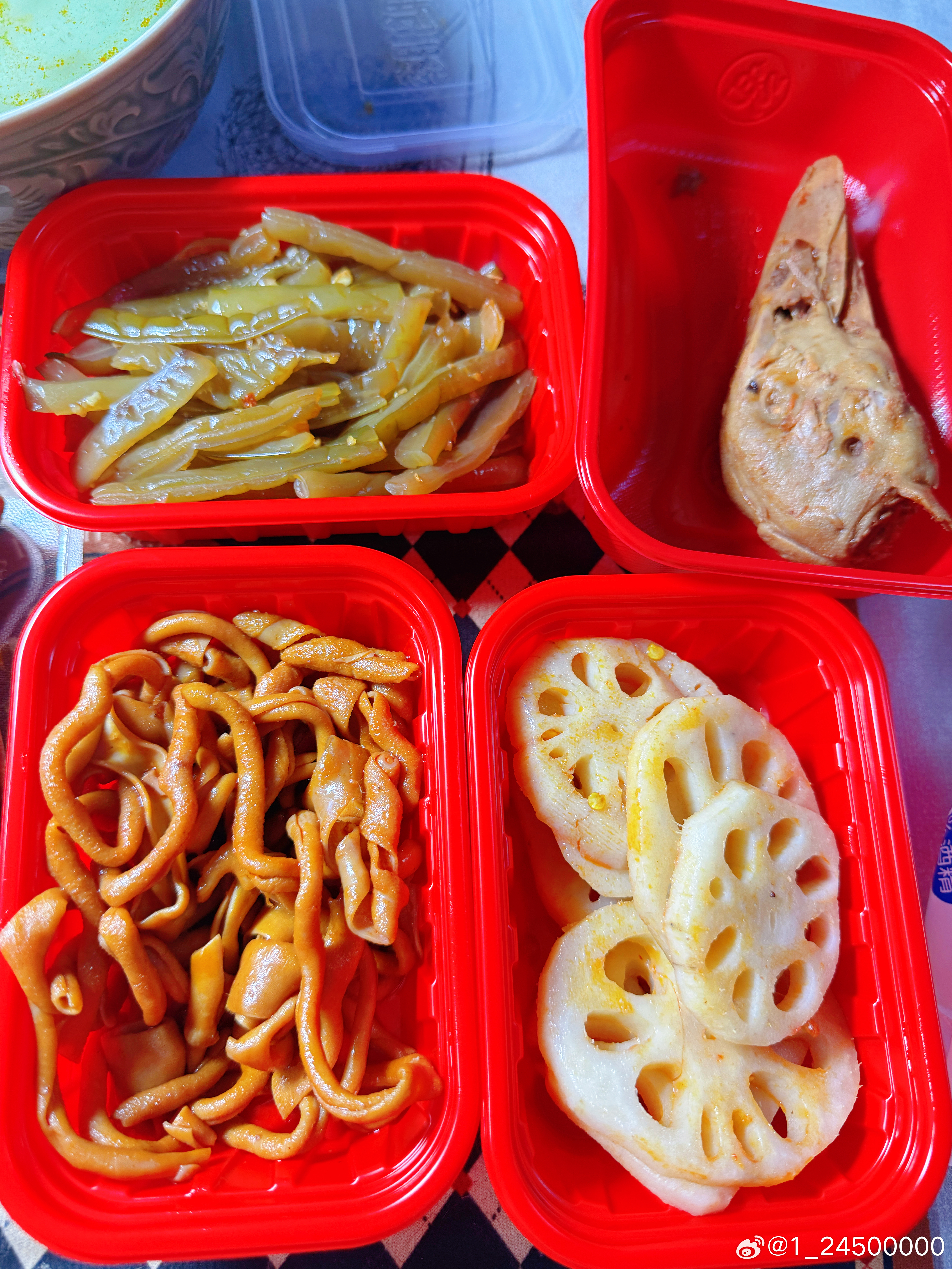 你们那边有卖“绝味鸭脖”吗？我最喜欢吃鸭头,鸭肠和鸭舌🦆 