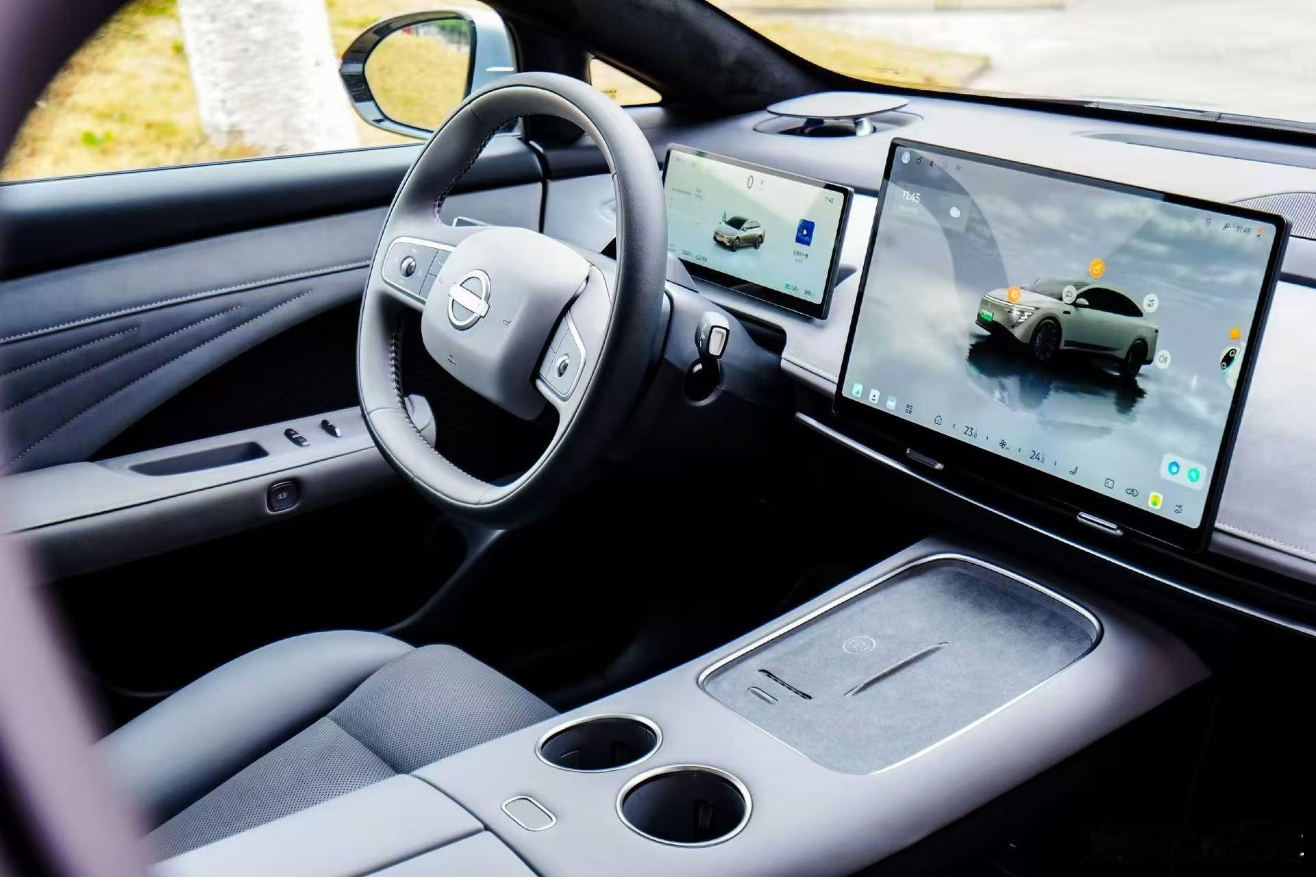 东风日产的开年王炸来了，直接四车齐发，覆盖燃油、插混、纯电全赛道，别人还在挤牙膏