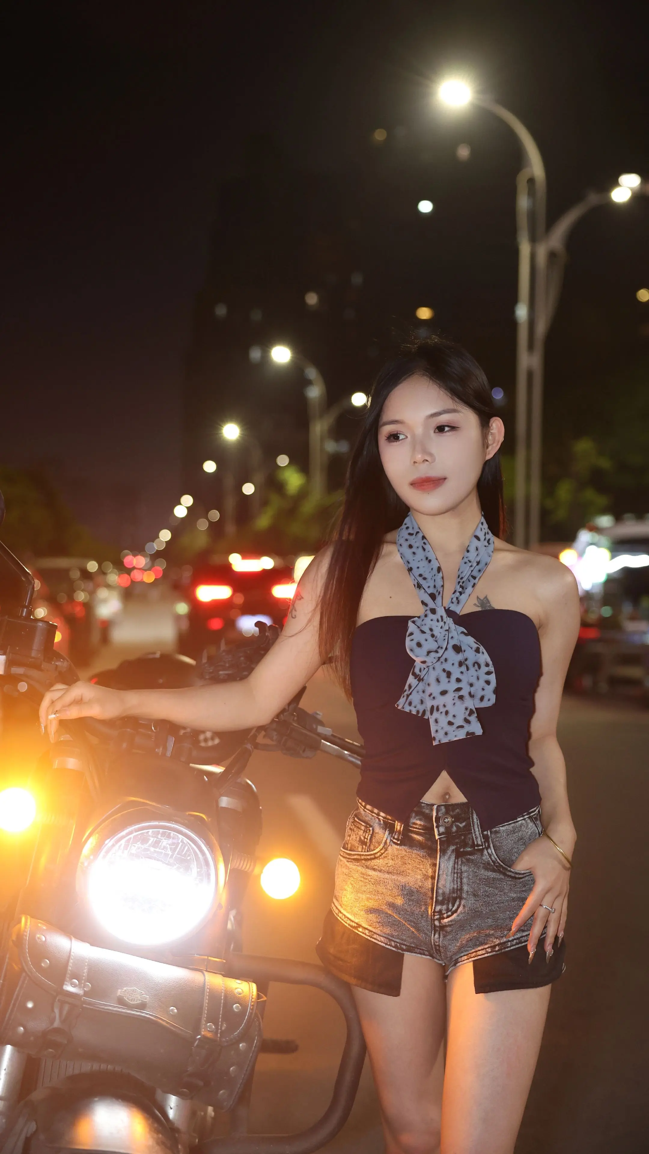 长腿女神 复古机车 爱骑行的小姐姐 骑士风情万种