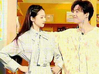 张艺凡陈立农摇滚婚纱照世界记住霍九九的方式又多了一种 很喜欢这部影片的创作思路，
