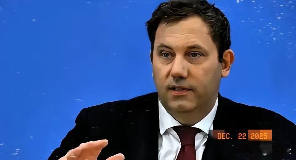 刚从中方访问回国的德国财政部长克林拜尔，在德国接受采访时警告说：我在中国已经亲眼