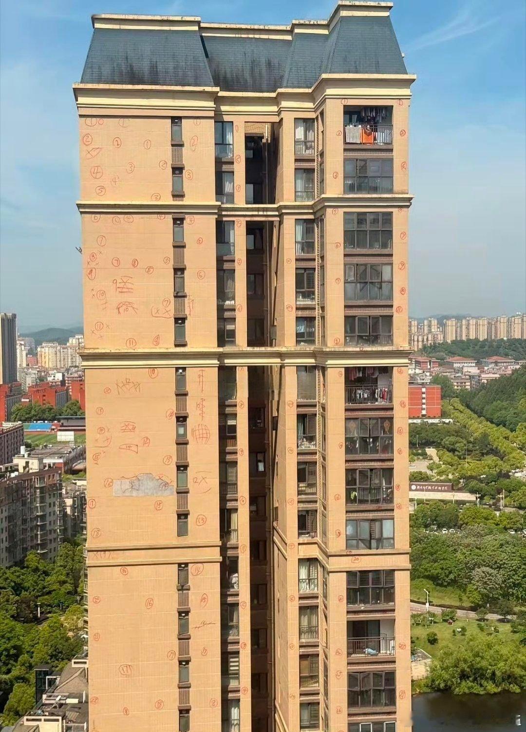 房子建好了，居然忘了擦 